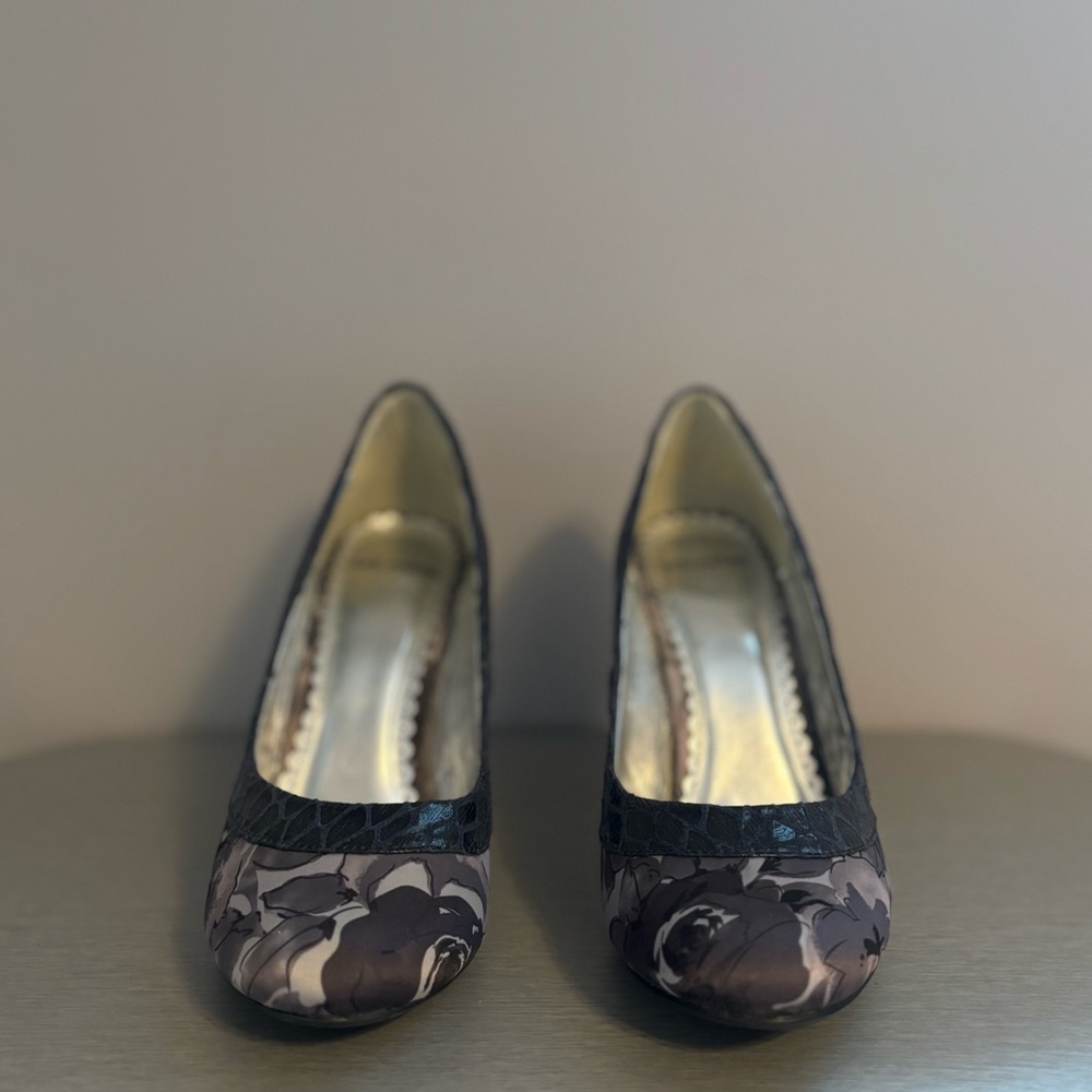 Stunning floral Not Rated heels
